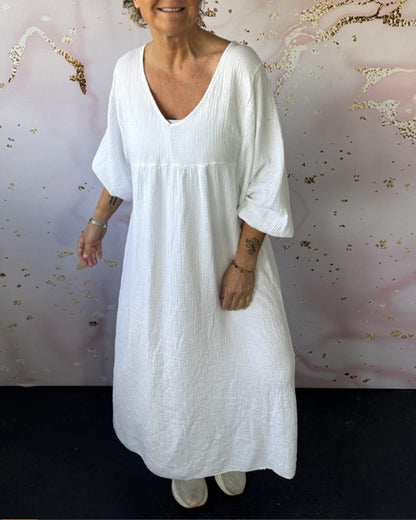 Einfarbiges, plissiertes Kleid im Waldstil mit V-Ausschnitt