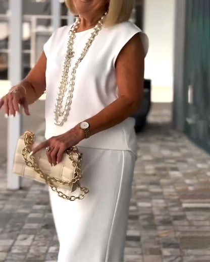 Temperamentvoller, einfarbiger Hosenanzug mit weitem Bein