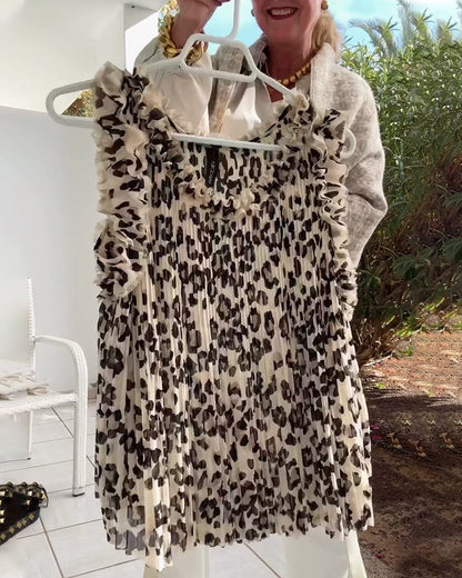 Leopard print sleeveless pleated top