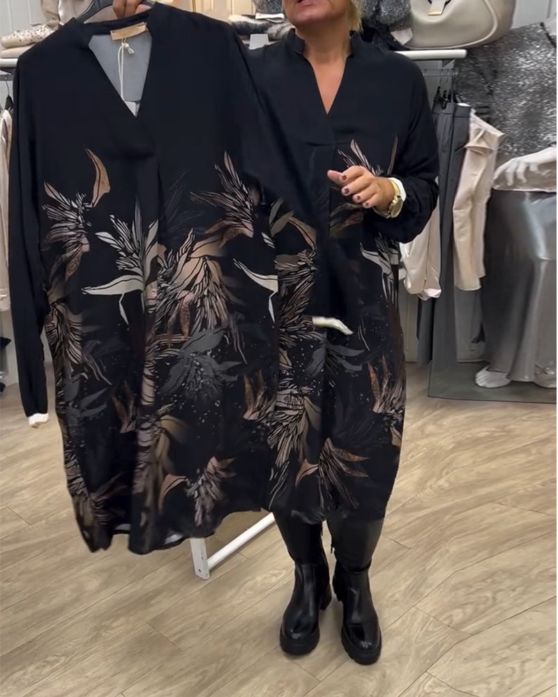 Langärmliges Kleid mit V-Ausschnitt und Blattmuster