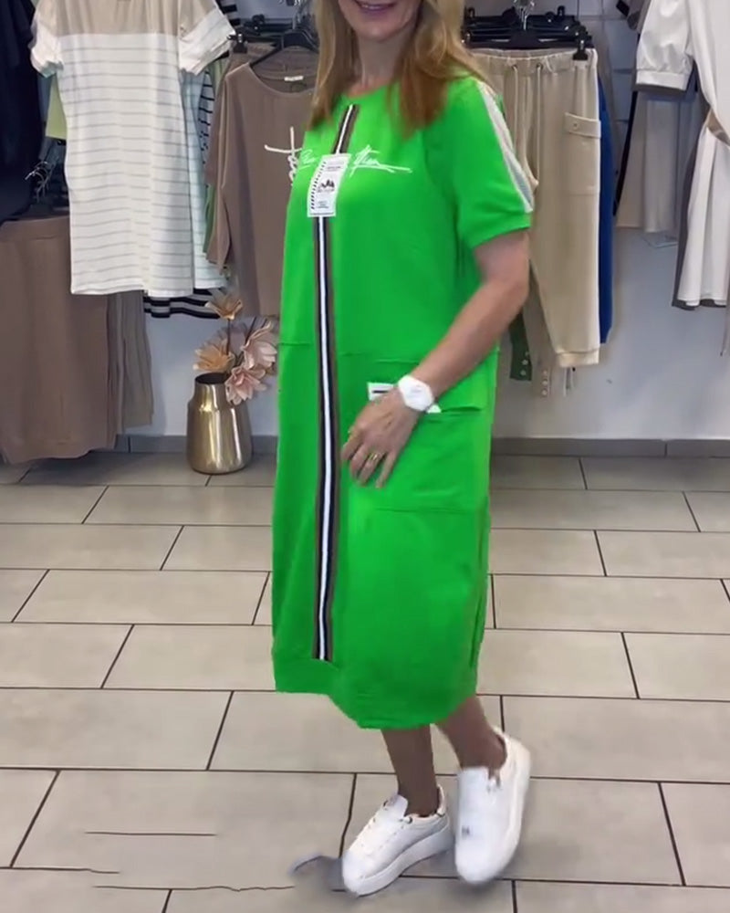 Kurzärmliges bedrucktes Etuikleid