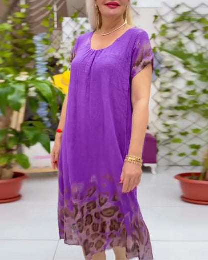 Abito casual con stampa leopardata e scollo rotondo ampio