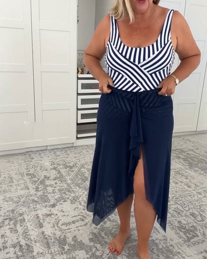 Gestreifter Badeanzug mit breiten Trägern