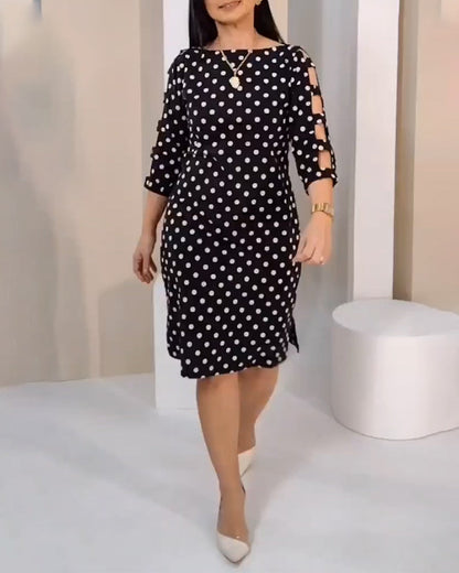 Kleid mit Rundhalsausschnitt und Punkten