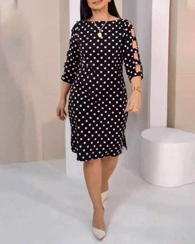 Kleid mit Rundhalsausschnitt und Punkten