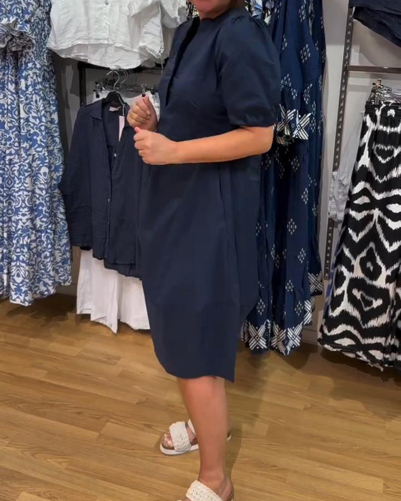 Lockeres Kleid mit Puffärmeln und einfarbiger Farbe