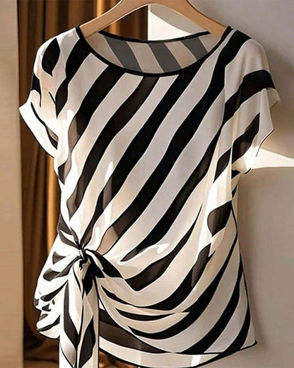 Gestreifte Bluse mit Krawattenmotiv