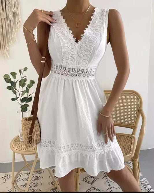 Solid Color Lace Backless Dress