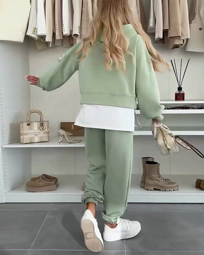 Lässiges Set aus Kapuzenpullover und Hose