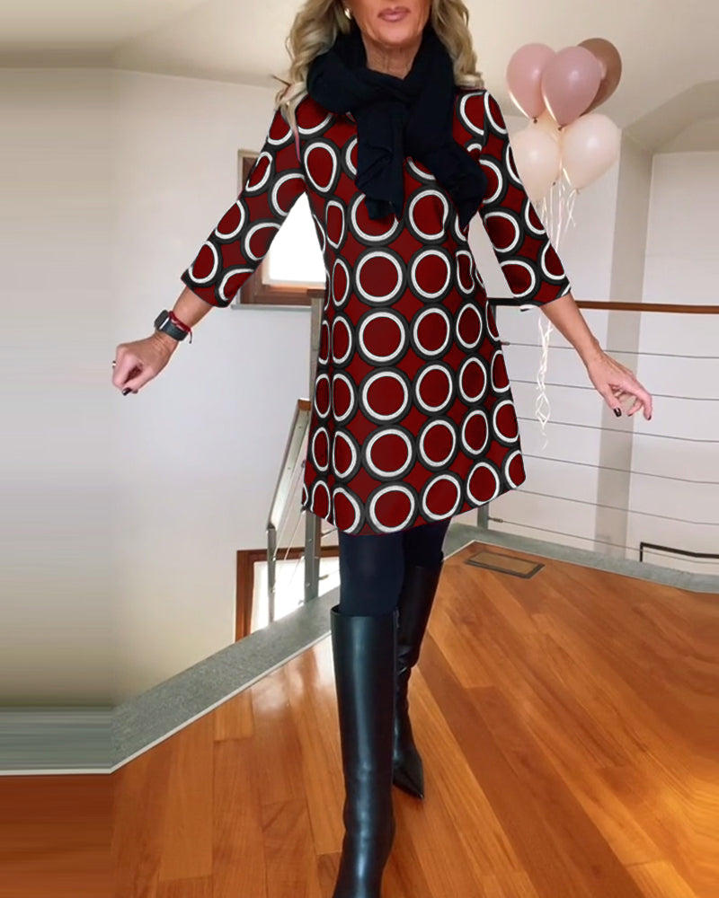 Lässiges Kleid mit Rundhalsausschnitt und Kreismuster