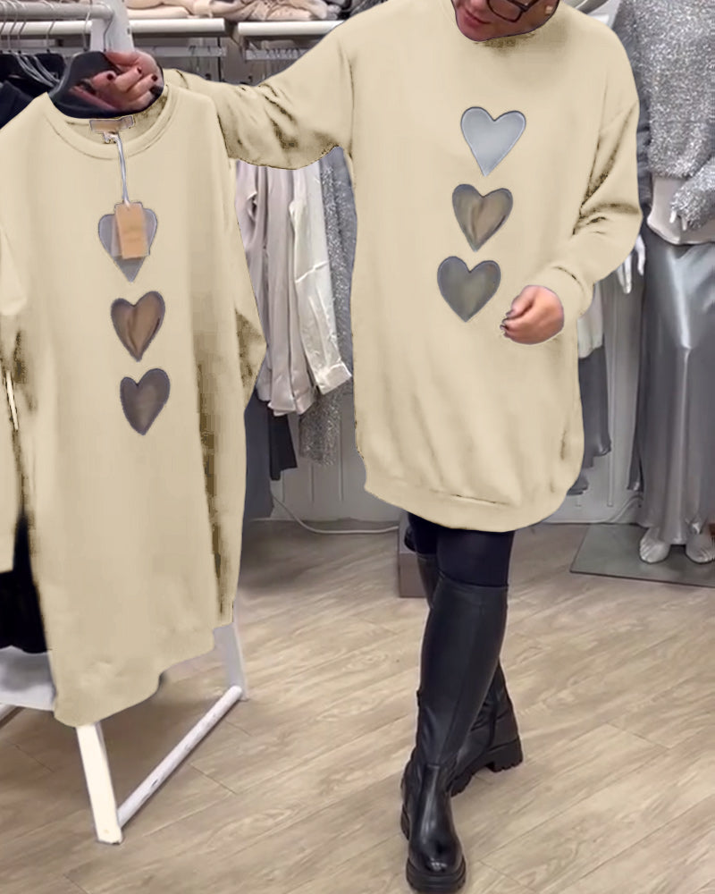 Lässiges Etuikleid mit Herzmuster