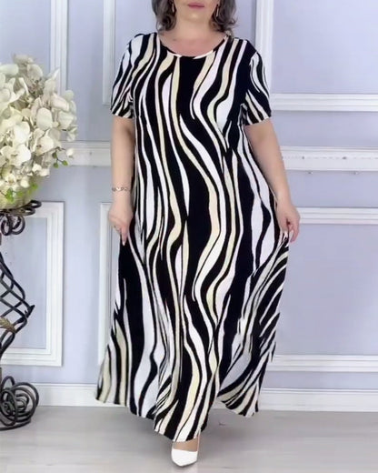 Lässiges, lockeres Kleid mit Rundhalsausschnitt