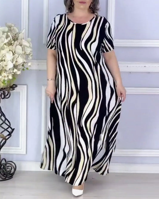 Lässiges, lockeres Kleid mit Rundhalsausschnitt