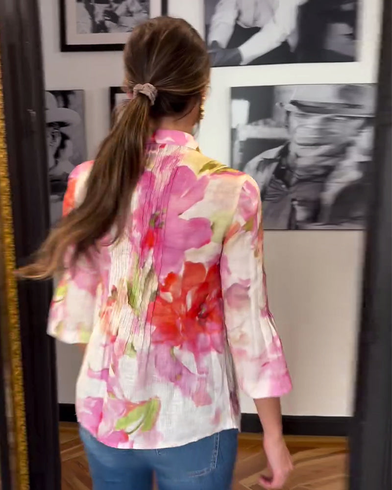 Camicetta stampata con maniche a volant e collo alto