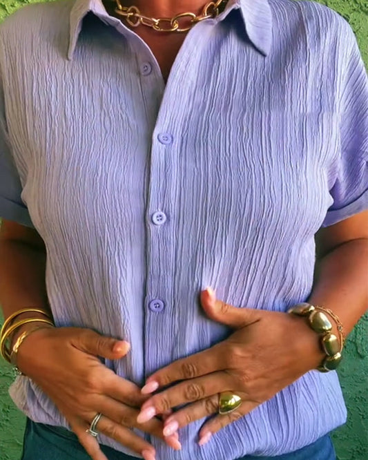 Einfarbiges Kurzarmhemd mit Reversfalten