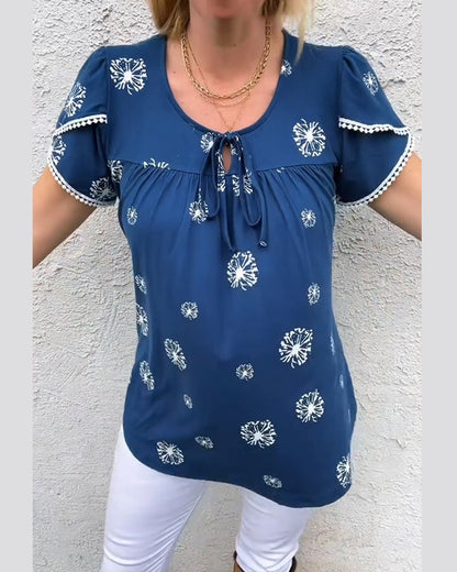 Bluse mit Batikmuster und Blütenärmeln