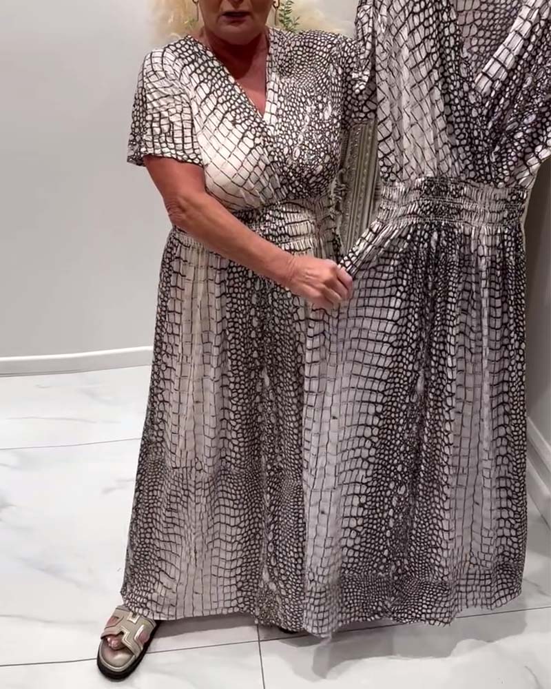 Kleid mit V-Ausschnitt und Plissierung