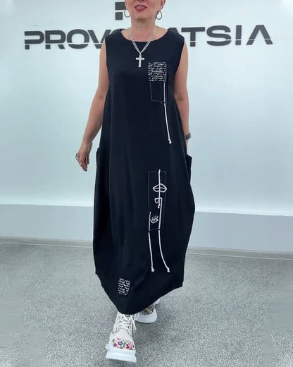Ärmelloses Oversize-Kleid mit Buchstaben-Print