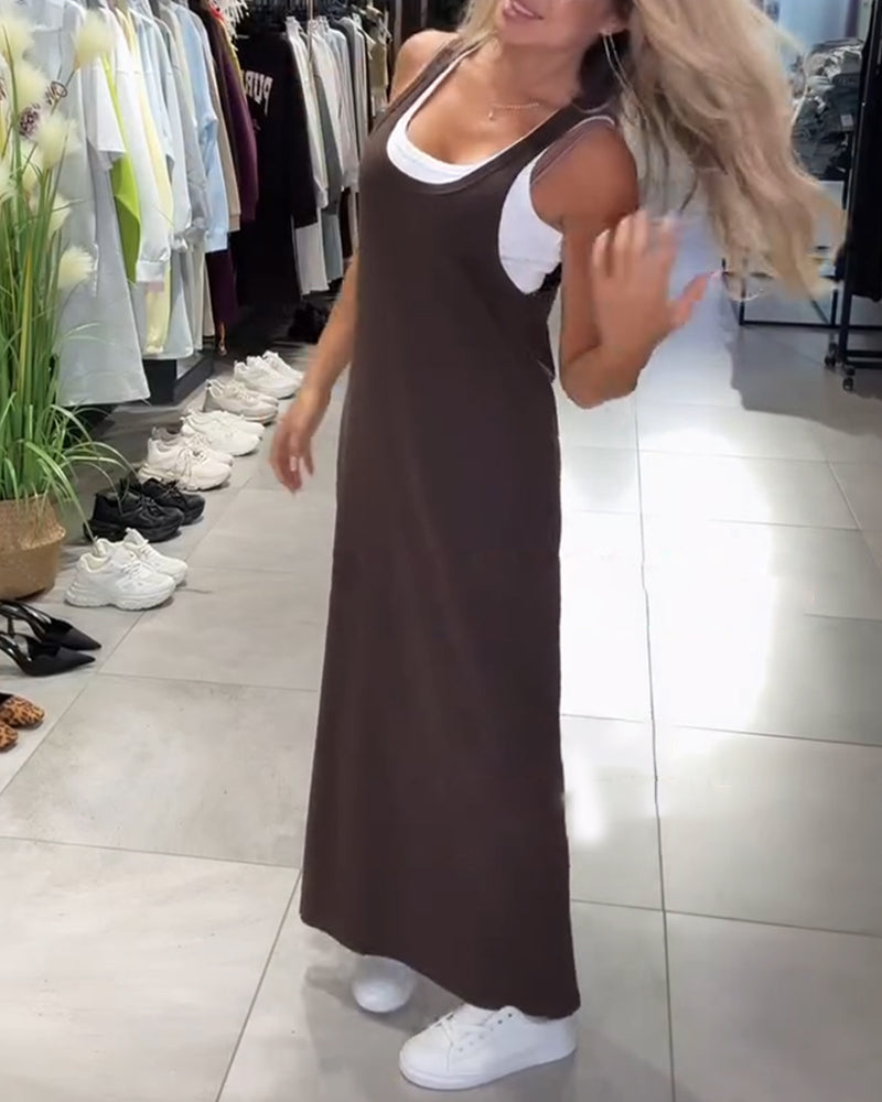 Schlankmachendes Freizeitkleid mit Hosenträgern