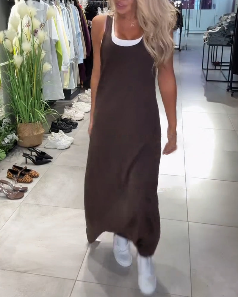 Schlankmachendes Freizeitkleid mit Hosenträgern