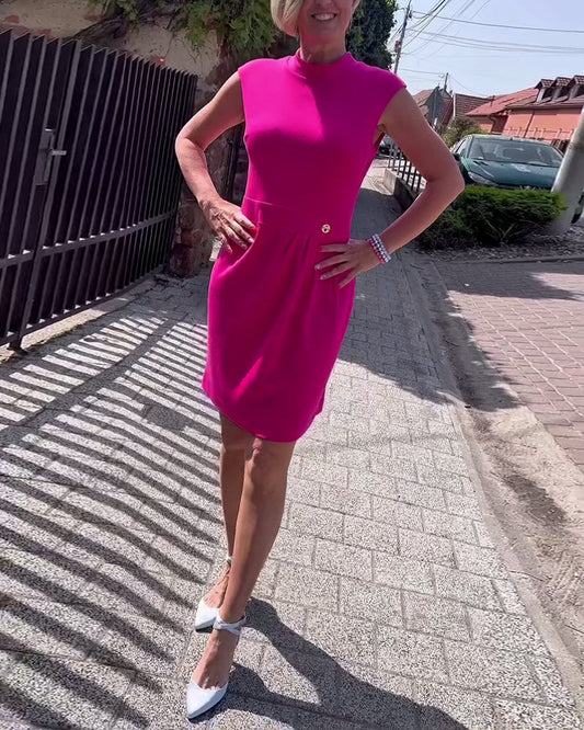 Kurzarmkleid mit halbem Rollkragen