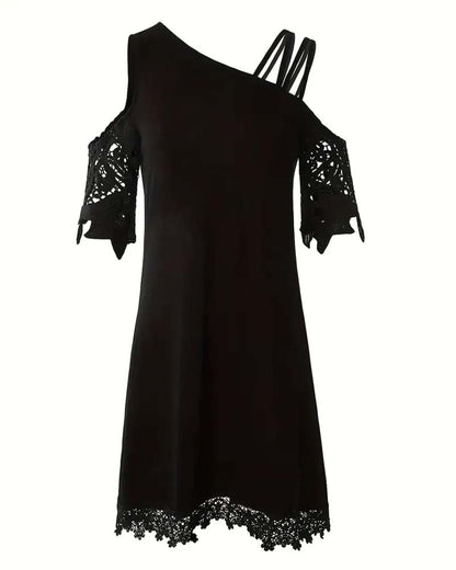 Schulterfreies Kleid mit Spitzeneinsatz