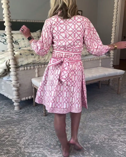 Loses Kleid mit Laternenärmeln, Stehkragen und Print