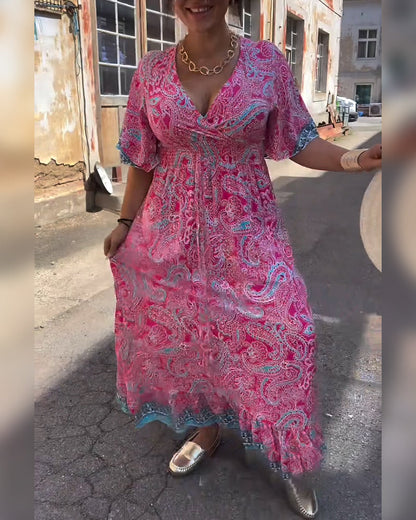 Abito stampato con scollo a V