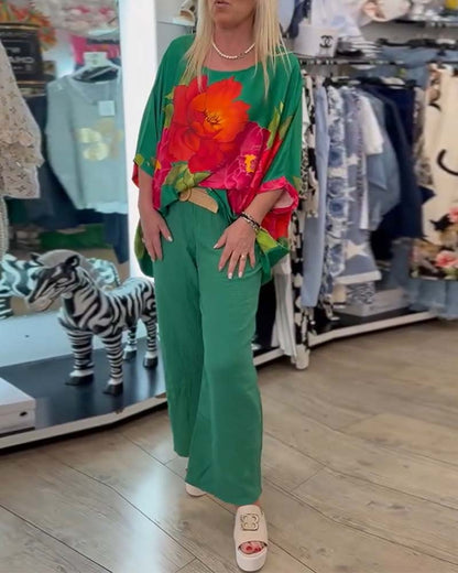 Bluse mit Fledermausärmeln und großem Blumendruck