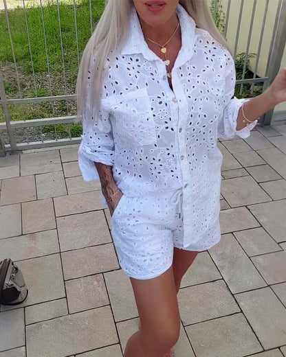 Completo di pantaloncini a maniche lunghe con risvolto