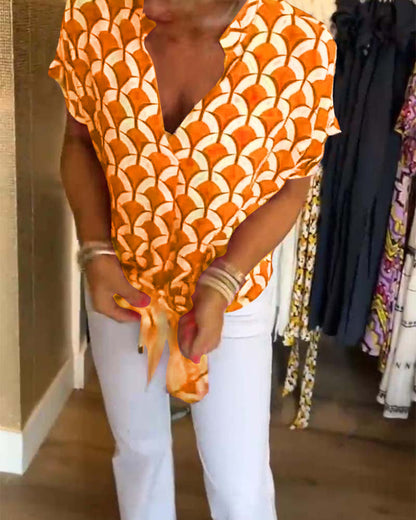 Kurzärmliges, bedrucktes Freizeittop mit V-Ausschnitt