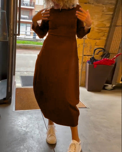 Abito con scollo tondo e maniche lunghe, tascabile, tinta unita