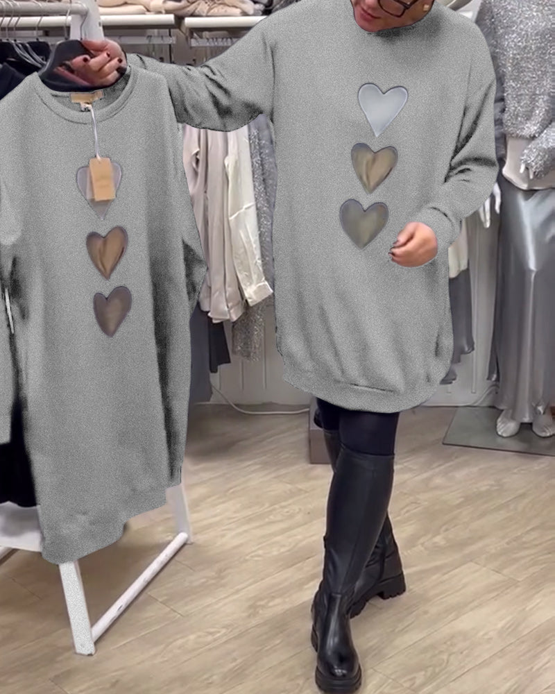 Lässiges Etuikleid mit Herzmuster