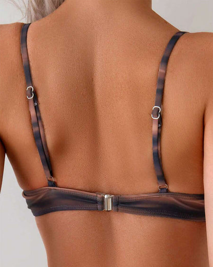 Sexy Bikini mit Retro-Farbverlauf und Plissee