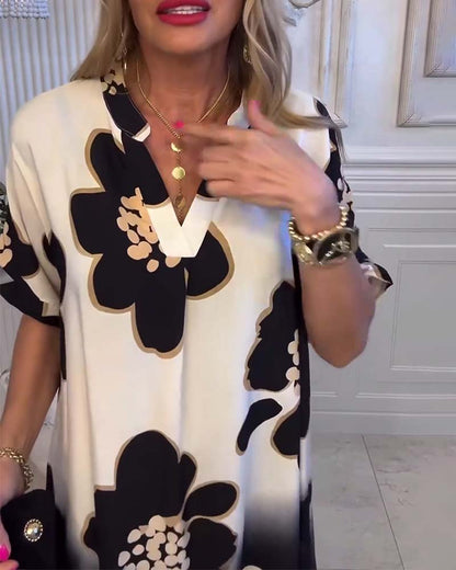 Lässiges Kleid mit Stehkragen und Print