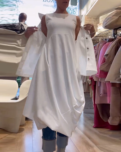 Einfarbiges, ärmelloses, lockeres Kleid