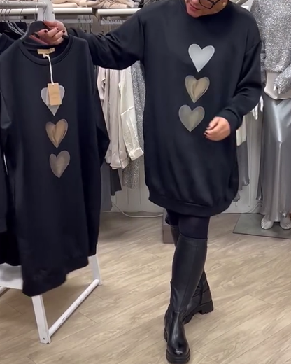 Lässiges Etuikleid mit Herzmuster