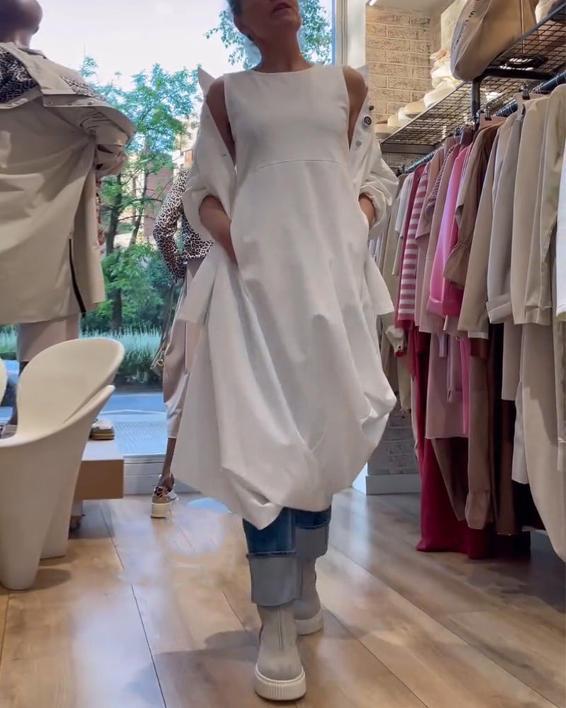 Einfarbiges, ärmelloses, lockeres Kleid