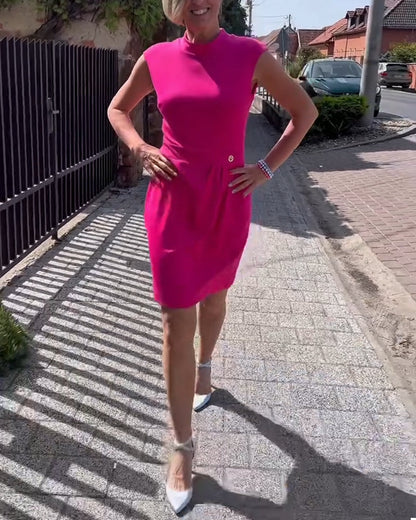 Kurzarmkleid mit halbem Rollkragen