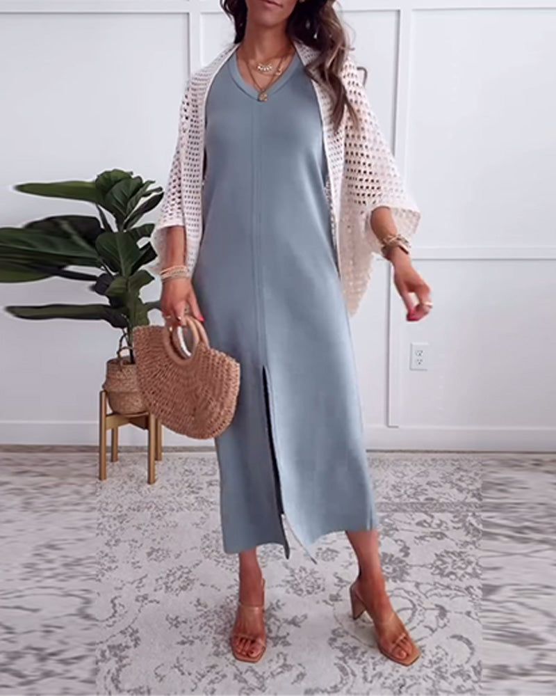 Ärmelloses, tailliertes Kleid mit V-Ausschnitt