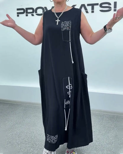 Ärmelloses Oversize-Kleid mit Buchstaben-Print