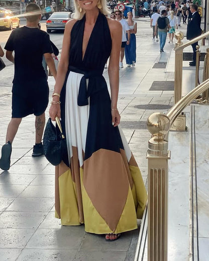 Sexy langes Kleid mit tiefem V-Ausschnitt und Kontrastdruck