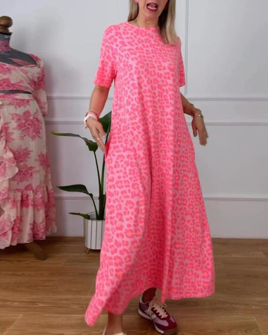 Kurzärmliges Kleid mit Leopardenmuster