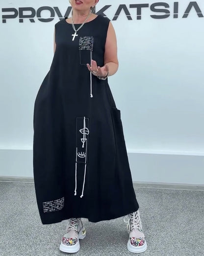 Ärmelloses Oversize-Kleid mit Buchstaben-Print