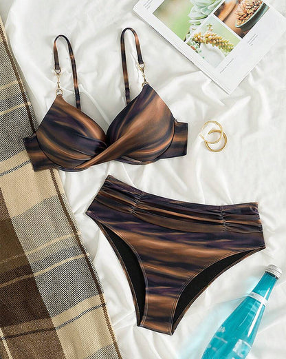 Sexy Bikini mit Retro-Farbverlauf und Plissee