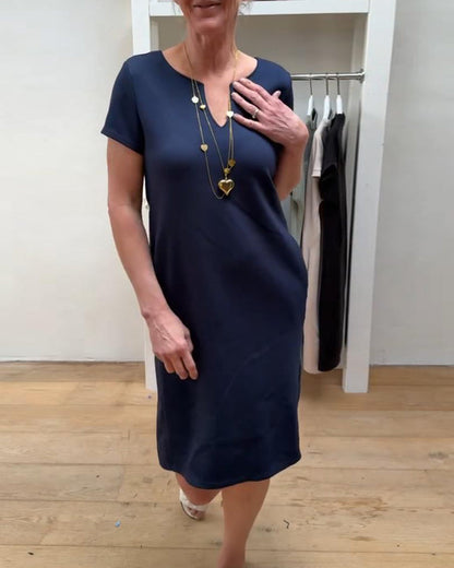 Lässiges, schmales, einfarbiges Kurzarmkleid