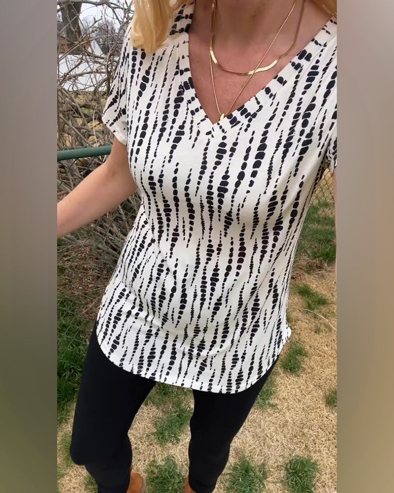 Bedrucktes Kurzarm-T-Shirt mit V-Ausschnitt