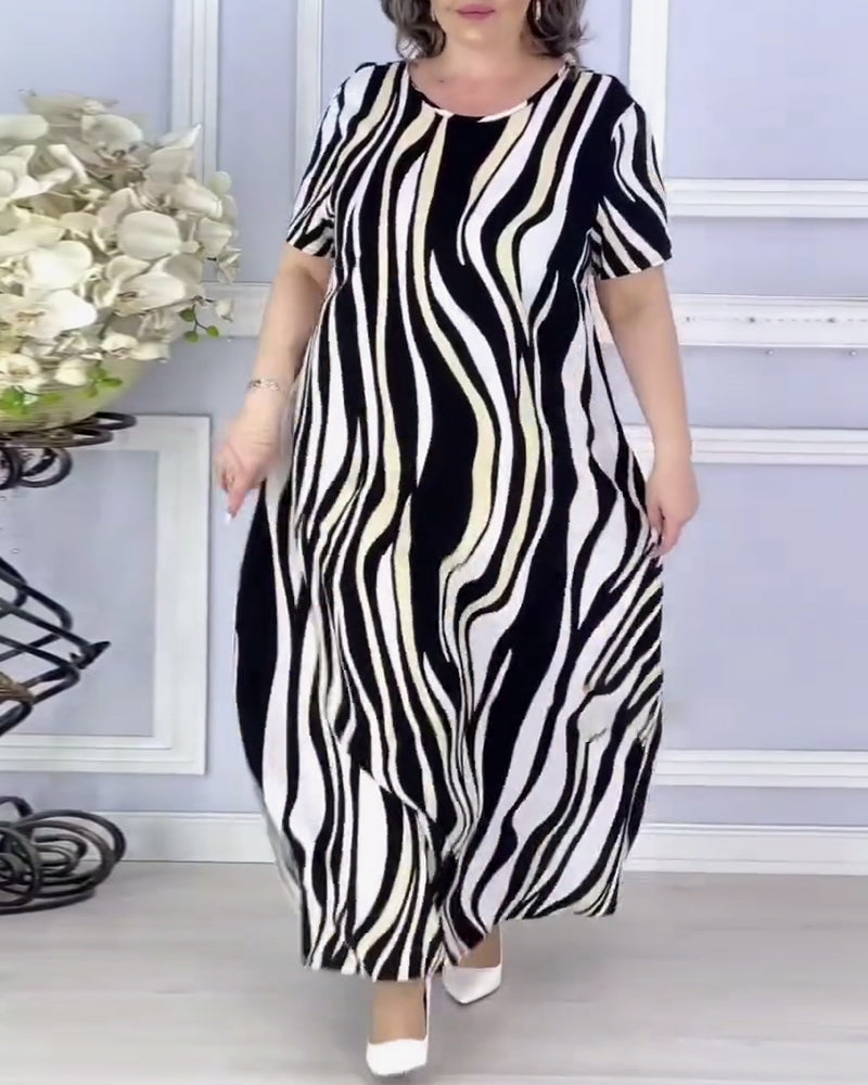 Lässiges, lockeres Kleid mit Rundhalsausschnitt