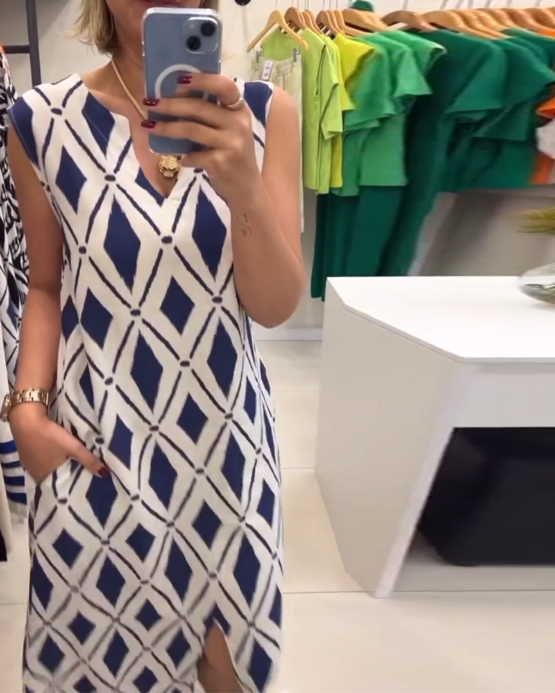 Ärmelloses Kleid mit Rautenschlitz