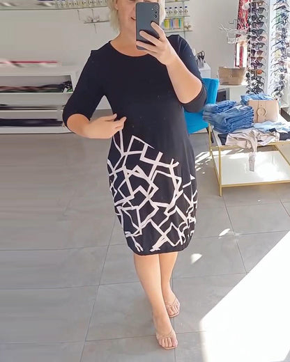 Langärmliges Kleid mit geometrischem Muster